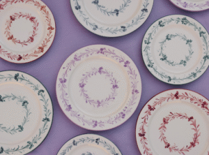 The colors that fill you with energy to enjoy your table in the sun are here.